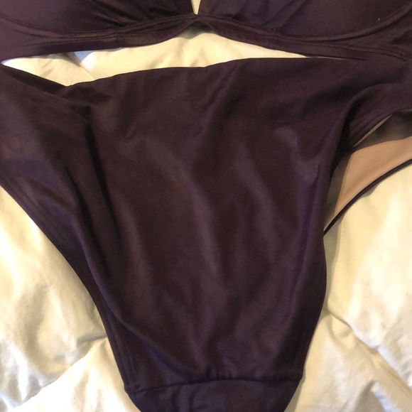 Swimsuit - Picture 3 of 4